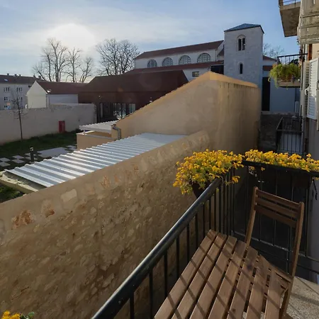 Center Διαμέρισμα