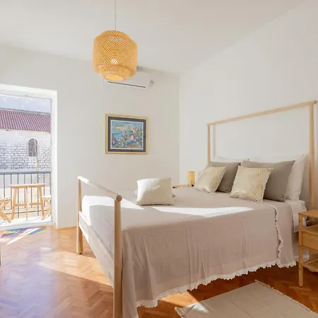 Apartment Center